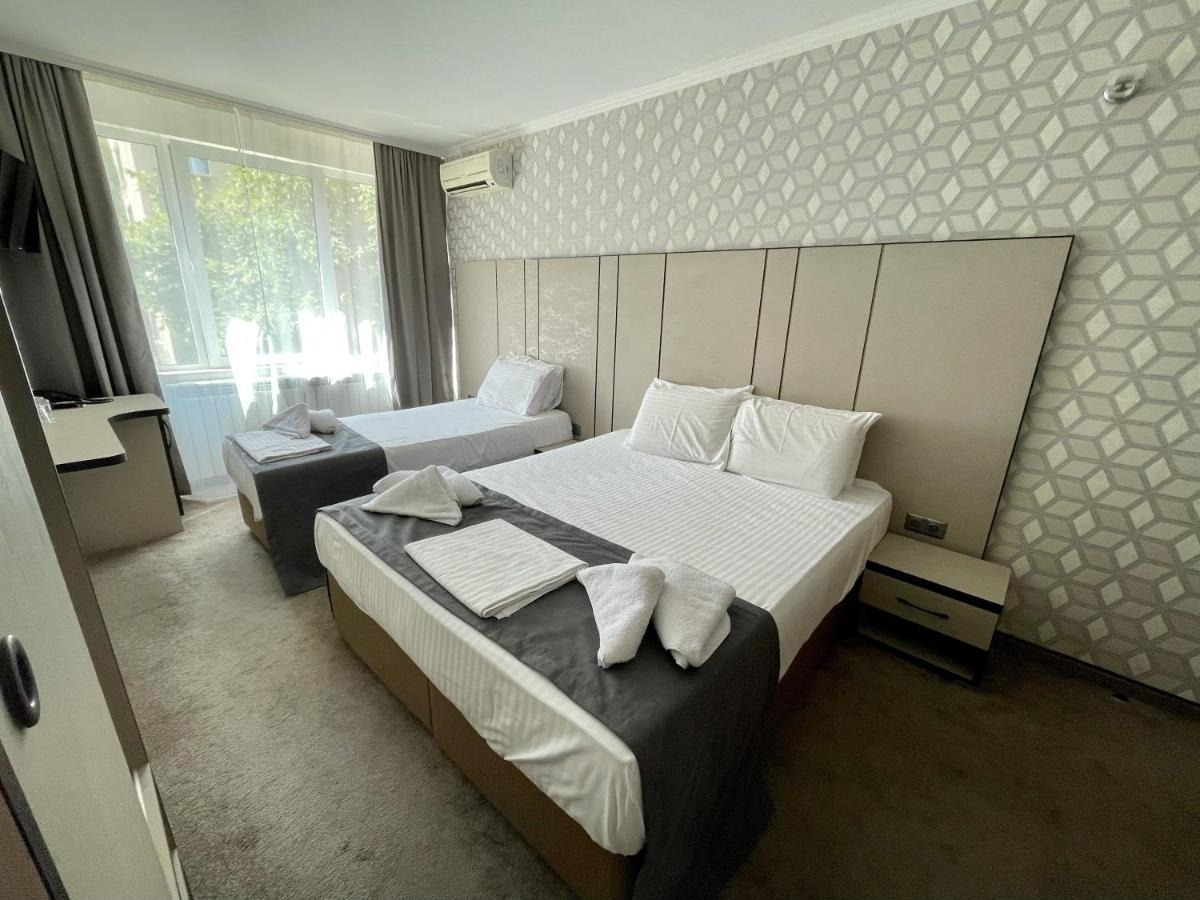 Hotel Cosmos Ruse Extérieur photo